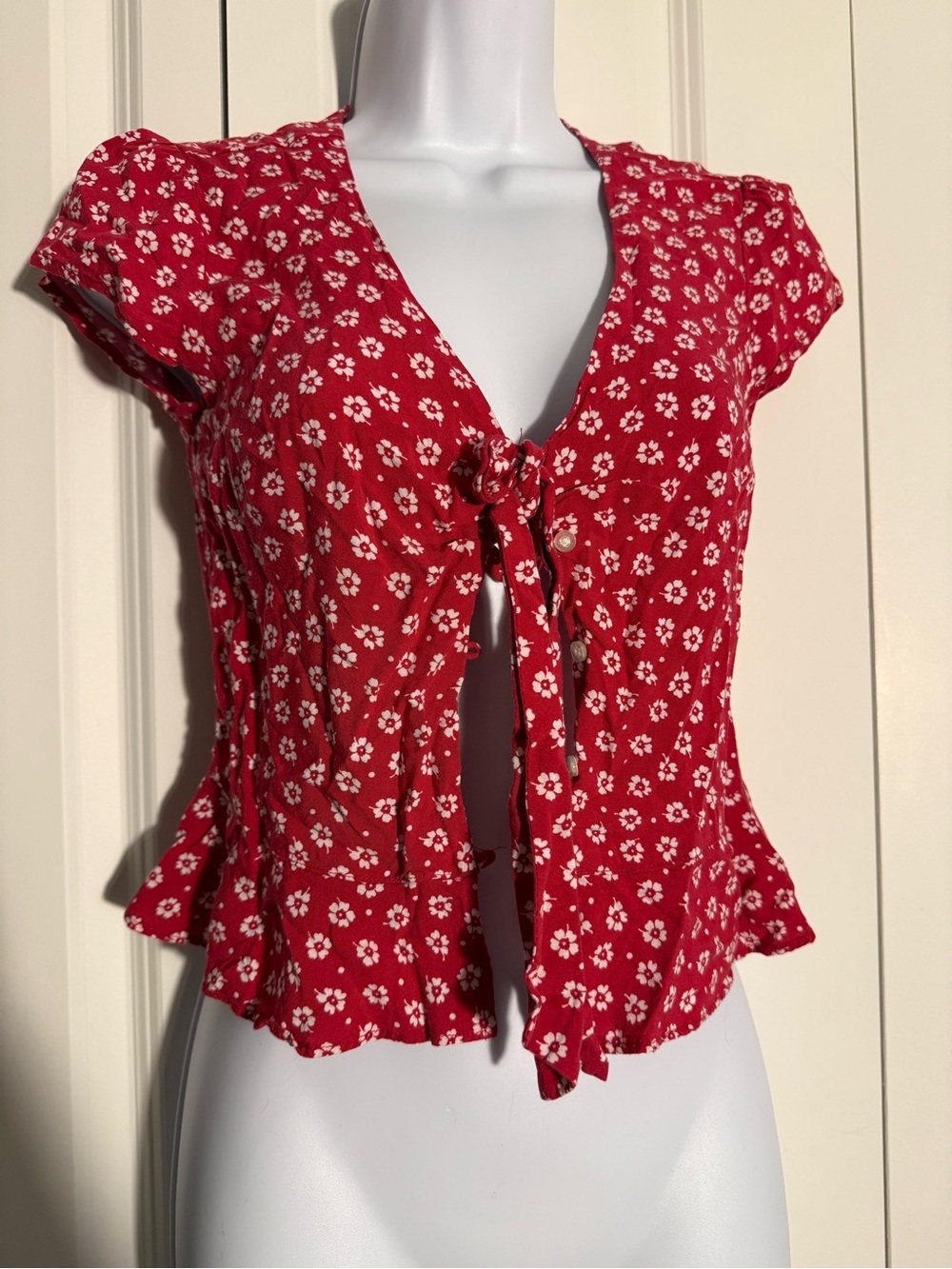 Abercrombie & Fitch Red Floral Tie-Front Peplum Top